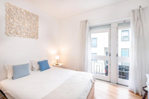 Bright & Spacious Apartment in Gaia